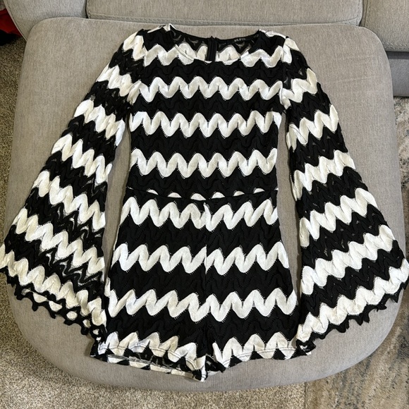 Black & White Wavy Striped Mesh Romper - Picture 4 of 15